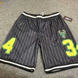 NBA Milwaukee Bucks 34 Basketball Shorts Black Striped Men's L NWT